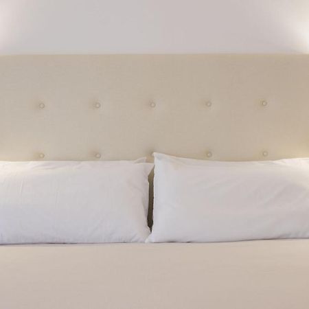 Apartamentos Boutique Puerta De Reyes Toledo Bagian luar foto