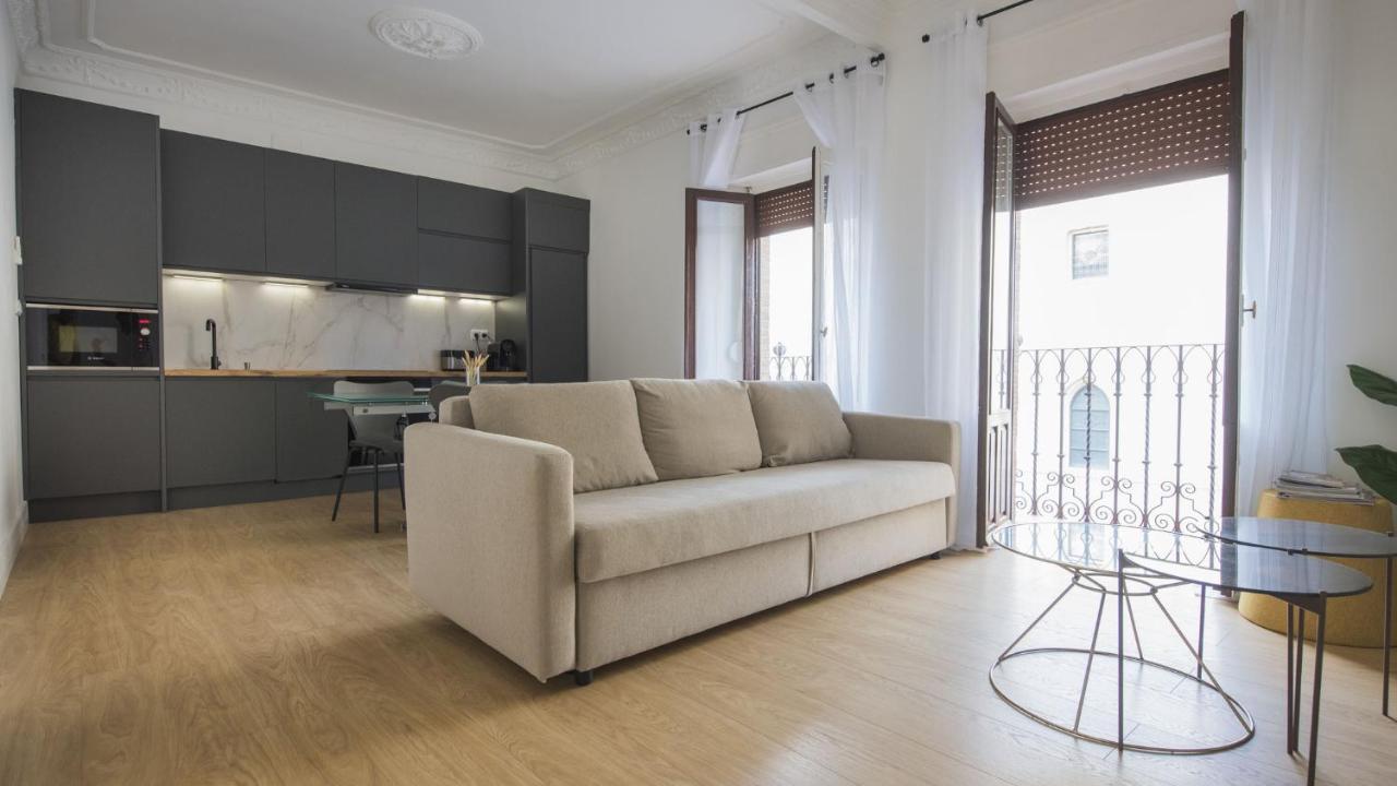 Apartamentos Boutique Puerta De Reyes Toledo Bagian luar foto