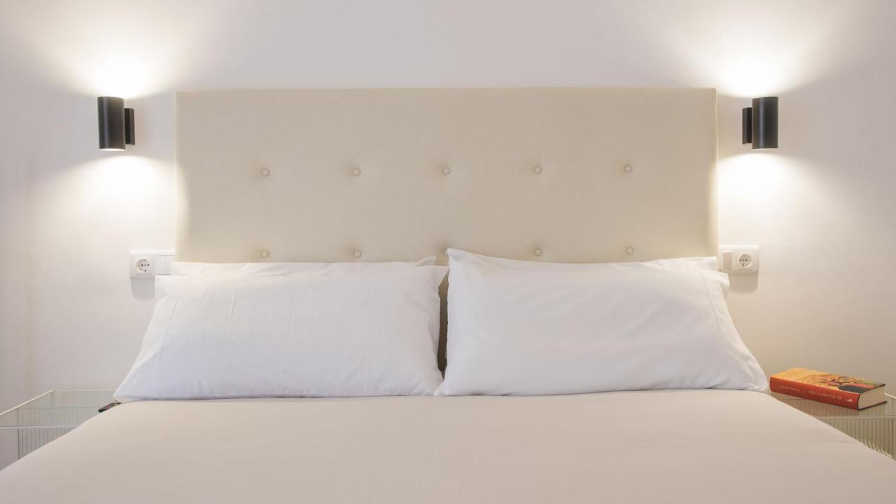 Apartamentos Boutique Puerta De Reyes Toledo Bagian luar foto