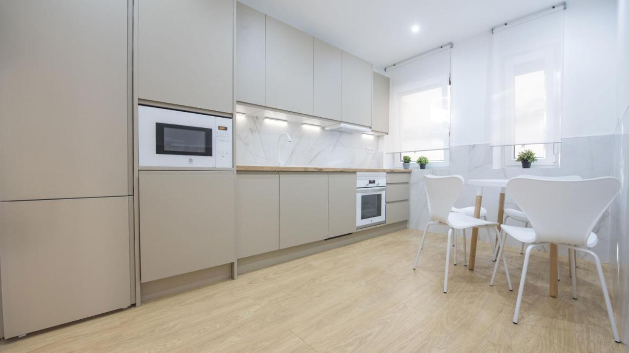 Apartamentos Boutique Puerta De Reyes Toledo Bagian luar foto